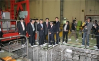 [포토] 한승수 국무총리 연구용원자로 시설 방문