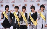 [포토]FT아일랜드 '불끈 불끈, 화이팅!'