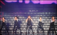 원더걸스, 8000명과 함께 한 첫 단독 콘서트 '성공'