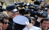 '군입대' 조인성, '1분' 인터뷰 왜?
