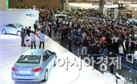 [서울모터쇼] 김연아효과? 토요일 16만9000여명 몰려