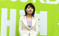 [포토]김경란 '라디오 DJ맡았어요~'