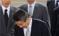 [포토]검찰 도착, 고개 숙인 노 전 대통령