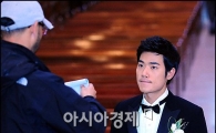 [포토]김강우 '감독님, 어떻게 연기할까요?'