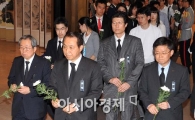 [盧 전대통령 서거]강덕수 STX그룹 회장 조문