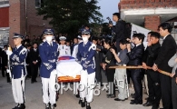[포토] 봉하마을 운구행렬!