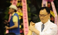 [포토] '응급치료도 문제 없이~'
