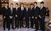 2PM, 해외아티스트 대표로 태국 수상과 만남