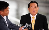 [포토] 김대중 전 대통령 병문안 온 최인기 의원