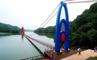 아찔! 아시아 두 번째 천장호 출렁다리 ‘인기’ 