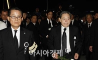 [포토] 박지원 의원 안내받는 이건희 전 회장