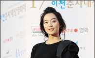 [동영상]신민아-조안 등, 레드카펫 밟는 여신들