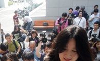[포토]이영애, 분주한 첫 등교길