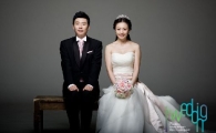'자우림' 구태훈-배우 김영애 11월 결혼, 웨딩화보 공개