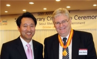 닉 라일리 GM사장, 서울시 명예 시민 선정