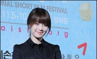 [포토]구혜선 '오늘은 감독이니까 정장으로'