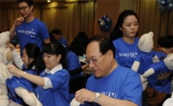 포스코건설, 난치병아동 위한 테디베어 인형 기증