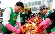 한인수 금천구청장, 사랑의 김장 담그기 참여