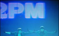 2PM "엠블랙·비스트는 라이벌 아닌 '동료'"