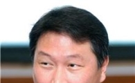 "우리 회장님은 아이패드 '열공' 중"