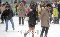 [포토] 눈이 즐거운 시민들!