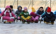 [포토] 전통 썰매 즐기는 아이들!