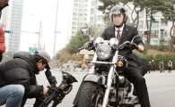 유승호, '공신'서 김수로와 오토바이 레이싱 대결 