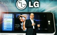 인텔 CEO도 첫눈에 반한 LG 스마트폰  