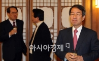 [포토] 생각에 잠긴 정운찬 총리