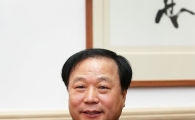 늦깎이 고대 졸업한 김영회장  5억원 기부