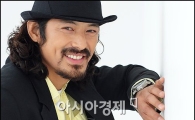 '짝귀' 안길강을 보는 오지호의 눈은?