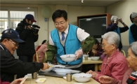 [포토]맹정주 강남구청장의 자장면 봉사