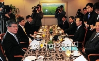 [포토] 첫 간담회 갖는 기획재정부와 한국은행