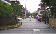 강남구, 담장 허물어 주차장 만든다