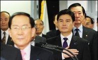 [포토]지상욱 '호국영령, 편안히 잠드시길'