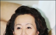 윤여정 "칸영화제, 故김기영 감독 대신 가는 것"