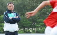 허정무호, '약속의 땅' 남아공 입성..6일 훈련 재개