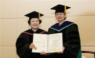 이화여대, 보코바 유네스코 사무총장에 명예박사학위 수여
