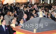 [포토]기록전통의식이 신기한 외국인들 