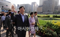 [포토] 시청까지 걸어가는 오세훈 당선자