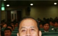 열차 진입직전 목숨 살린 ‘60대 수호천사’