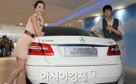 [포토]뒷모습도 화려한 '더 뉴 E200 CGI'