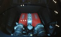 [포토]8기통 4.5리터의 미드리어 엔진의 페라리 458