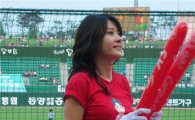 '치어리더 변신' 전세홍, 사인공세로 촬영 중단 빚어져  