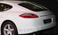 [포토] 포르쉐 파나메라V6의 매끈한 뒤태