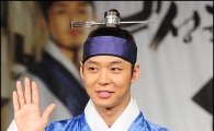 믹키유천, 아이돌 가수가 연기 데뷔하자마자 주인공? 문제는 없나