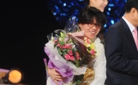 [포토]박지선 '감독님, 꽃다발은 제꺼에요~'