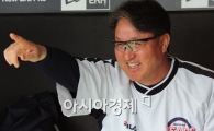 김경문 감독, “고민 끝에 용덕한을 선발 기용했다”