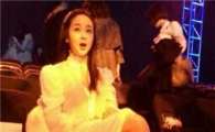 [포토]함소원 패션쇼 관람 "좋은 일 있나보네"