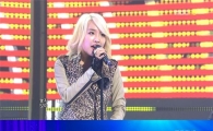 '음중' 윤하, '파격 금발+섹시 입술' 도발적 록 여전사